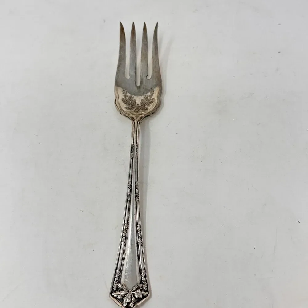 Wm Rogers & Son AA Silverplate Fair Oak Berry Serving Fork Antique 1913 Flatware